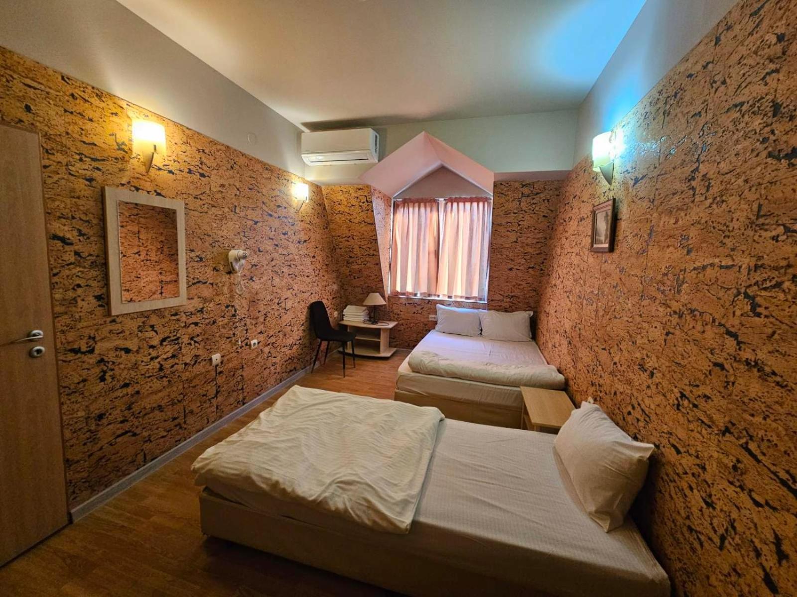 Complex Racic Hotel Voyvodinovo Bagian luar foto